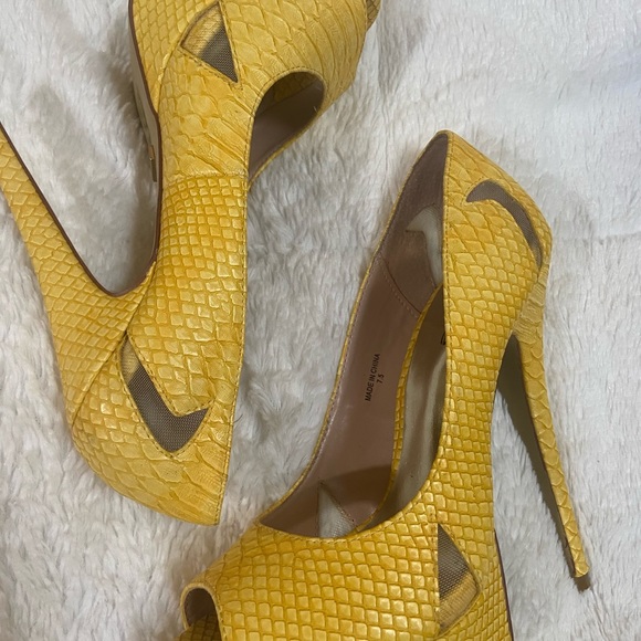 Yellow BEBE Stilletos. - Picture 2 of 3